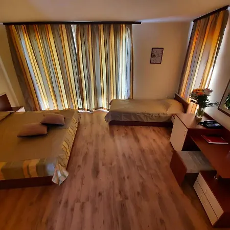 Готель Veris Сонячний Берег