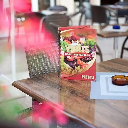 Veris Готель 3*