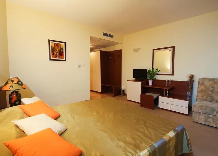 Veris Hotel 3*