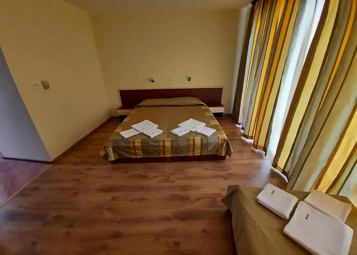 Veris Szálloda Napospart